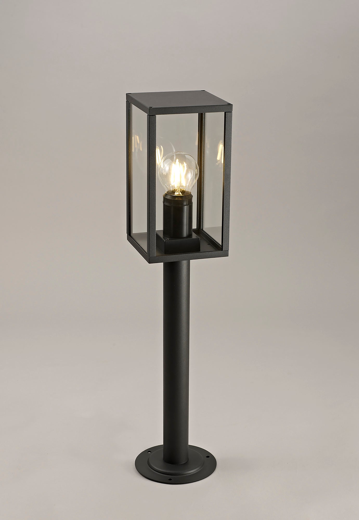 Briar Short Post, 1 x E27, IP54, Graphite Black, 2yrs Warranty 2
