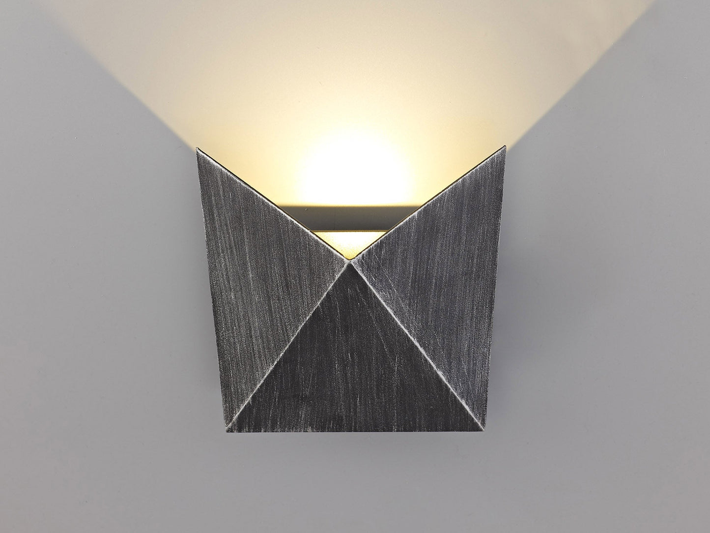 Helsby Wall Lamp, 1 x 7W LED, 3000K, 610lm, IP54, Black and Silver, 3yrs Warranty
