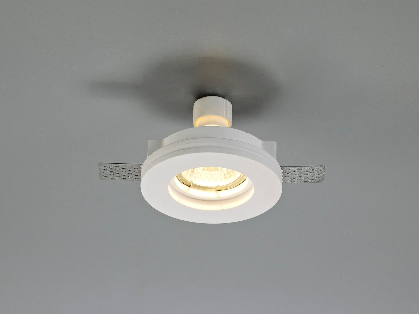 Russet Round Stepped Recessed Spotlight, GU10, White Paintable Gypsum, Cut Out: D:103mm