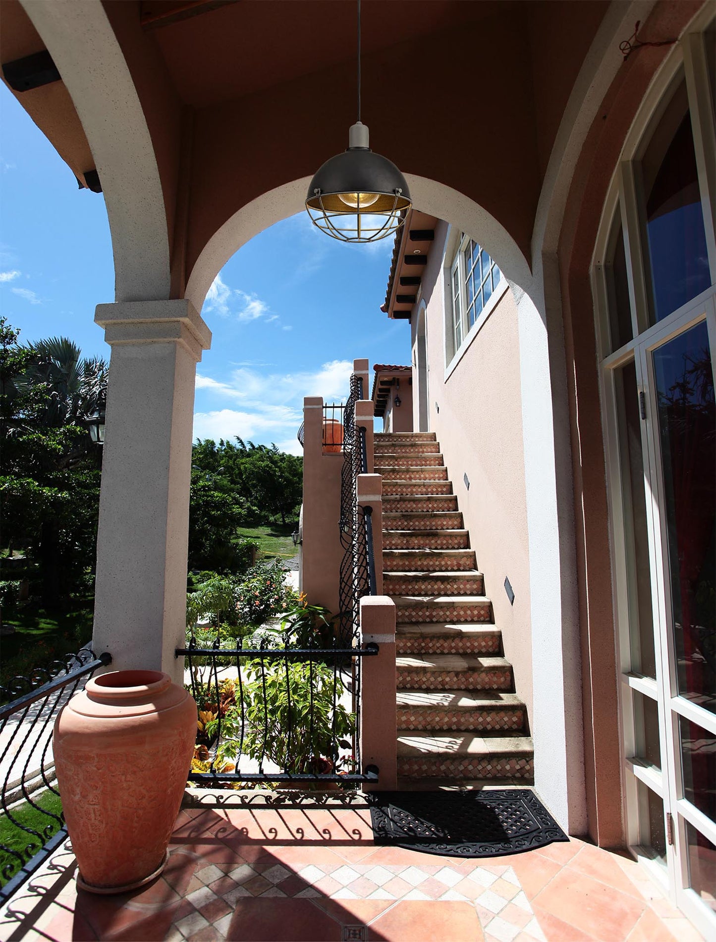 Bankhall Wall Lamp, 1 Light E27, IP65, Matt Black and Grey, 2yrs Warranty